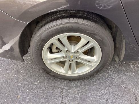 Used 2017 Chevrolet Cruze LT w/ Convenience Package image 30