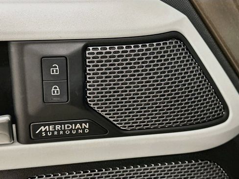Used 2024 Land Rover Defender 110 SE AWD/4WD image 20