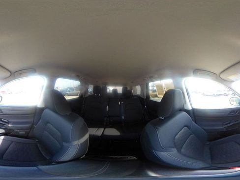 Used 2025 Nissan Pathfinder SV image 45