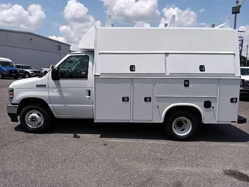 New 2026 Ford E-350 and Econoline 350 Super Duty w/ Power Equipment Group RWD image 6