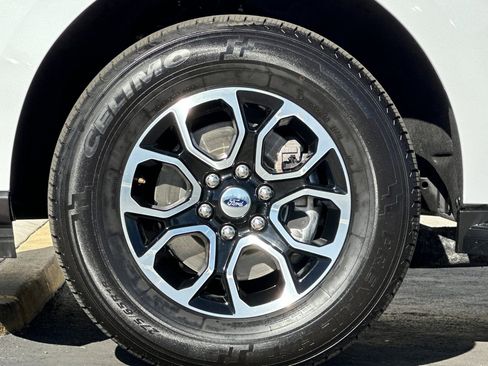 Used 2024 Ford Expedition Max XLT image 27