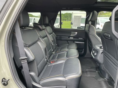 Used 2025 Ford Expedition Tremor AWD/4WD image 29