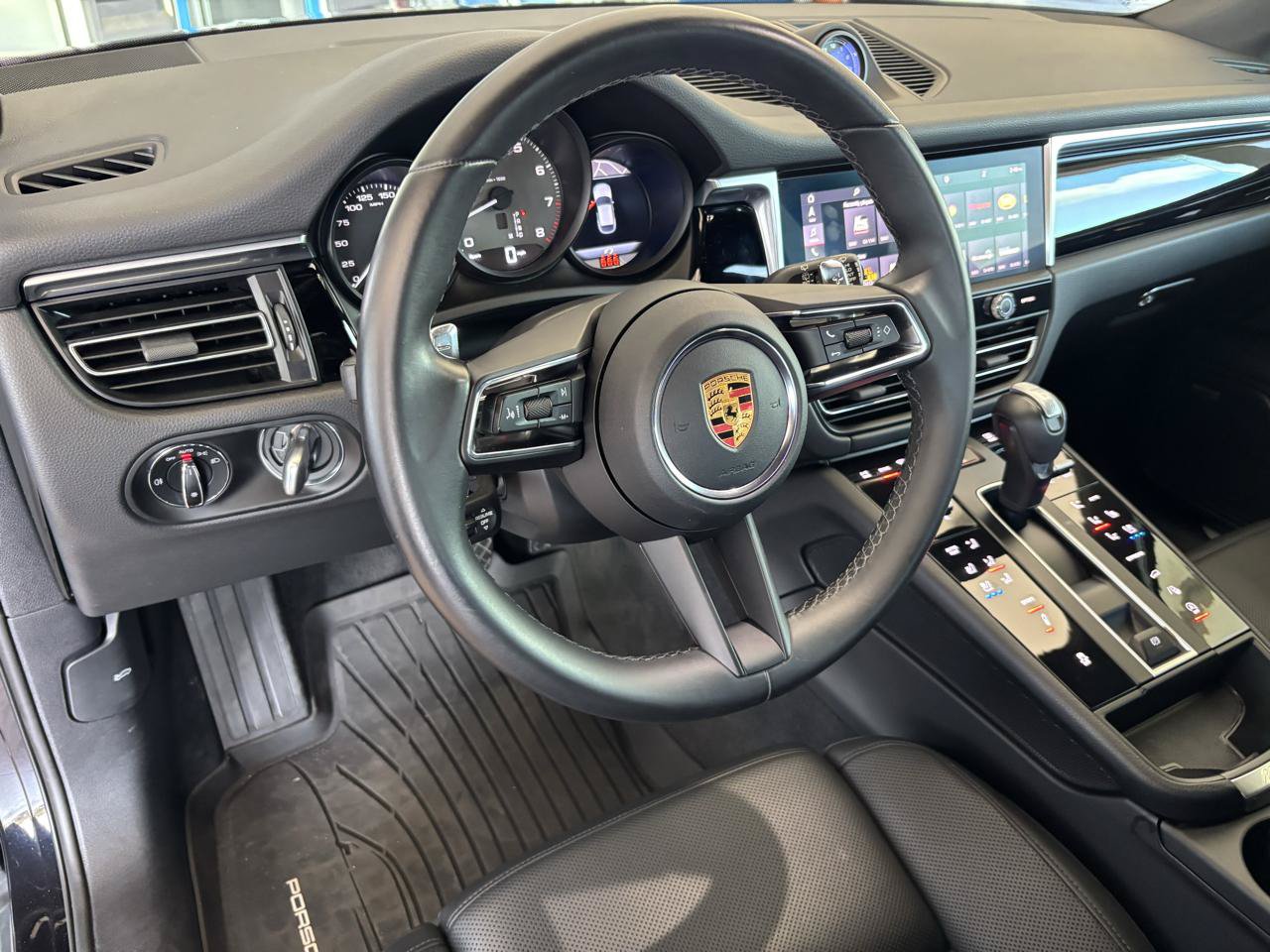 Used 2023 Porsche Macan S AWD/4WD image 15
