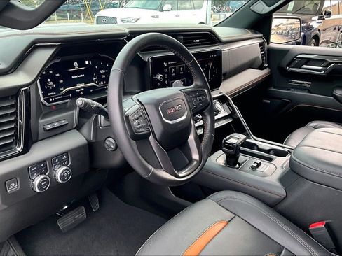 Used 2023 GMC Sierra 1500 AT4 w/ Technology Package AWD/4WD image 17