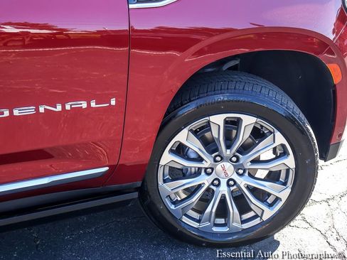 Used 2024 GMC Yukon Denali w/ Denali Reserve Package AWD/4WD image 11