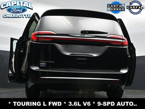 Used 2024 Chrysler Pacifica Touring-L FWD image 40