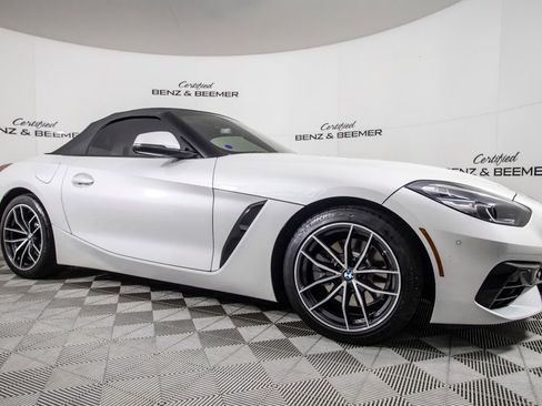 Used 2021 BMW Z4 sDrive30i w/ Premium Package image 3