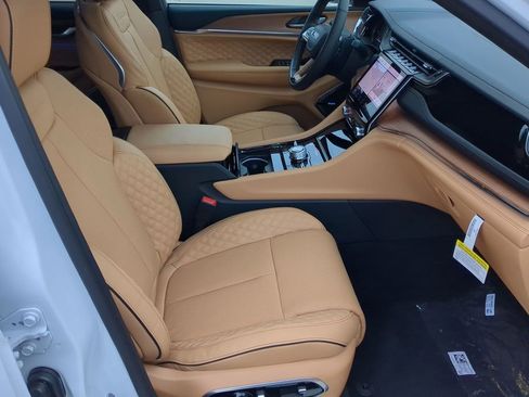 New 2025 Jeep Grand Cherokee L Summit image 18