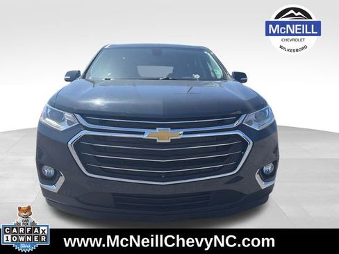 Used 2020 Chevrolet Traverse LT w/ LT Premium Package image 2