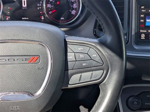 Used 2022 Dodge Challenger SXT image 18