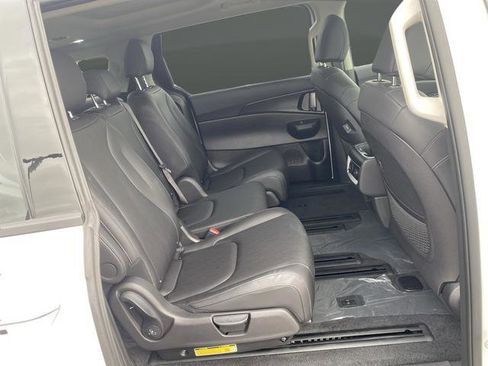 New 2026 Kia Carnival SX w/ SX Dark Edition Package image 39