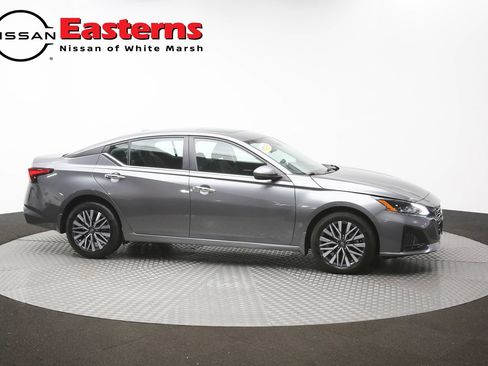 Used 2023 Nissan Altima 2.5 SV w/ SV Premium Package AWD/4WD image 46
