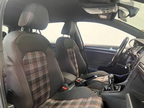 Used 2018 Volkswagen Golf 4-Door image 10