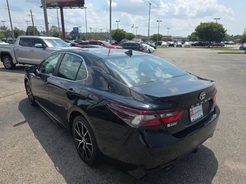 Certified 2024 Toyota Camry SE w/ Convenience Package FWD image 6