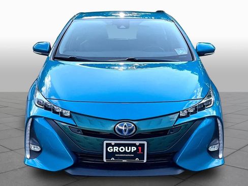 Certified 2017 Toyota Prius Prime Advanced FWD image 4