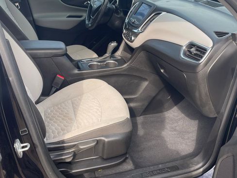 Used 2020 Chevrolet Equinox LT w/ Driver Convenience Package FWD image 7