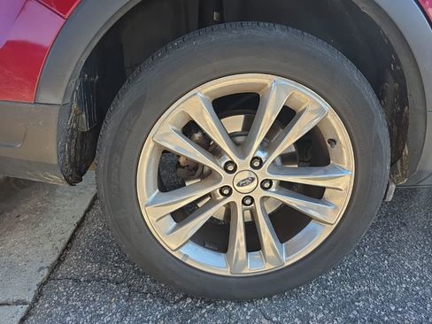 Used 2018 Ford Explorer XLT w/ Equipment Group 202A image 11