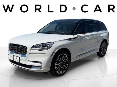 Used 2023 Lincoln Aviator Black Label w/ Class IV Trailer Tow Package image 7