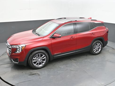 Used 2023 GMC Terrain SLT w/ Tech Package FWD image 35