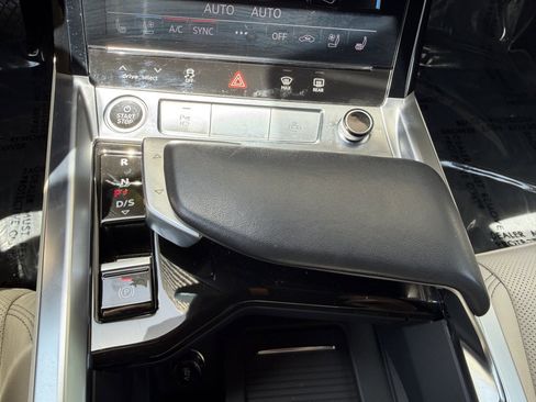 Used 2024 Audi Q8 e-tron Premium Plus AWD/4WD image 29