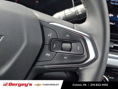 Certified 2025 Chevrolet Trax LT w/ LT Convenience Package image 23