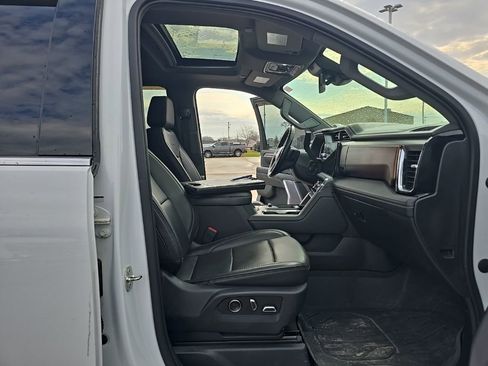 Used 2024 GMC Sierra 2500 Denali AWD/4WD image 16