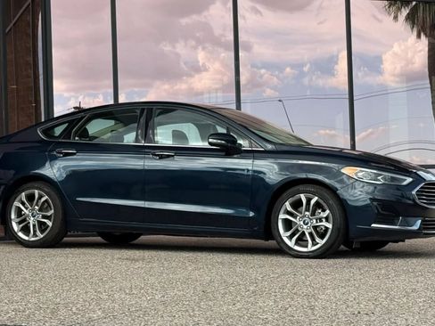 Used 2020 Ford Fusion SEL FWD image 16