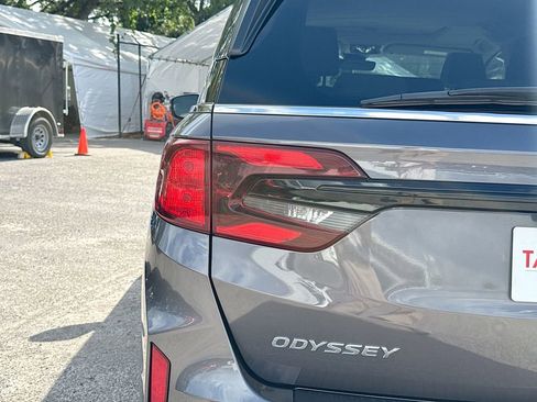 Used 2025 Honda Odyssey EX-L image 10