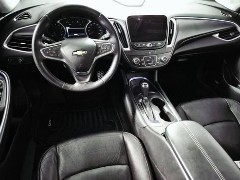 Used 2016 Chevrolet Malibu LT w/ Leather Package FWD image 10