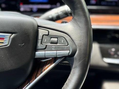 Used 2023 Cadillac Escalade Premium Luxury AWD/4WD image 25