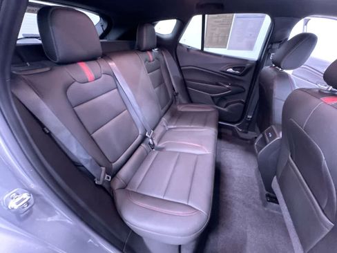 Used 2025 Chevrolet Trax RS w/ Sunroof Package FWD image 36