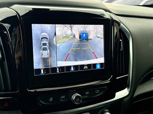 Used 2023 Chevrolet Traverse RS image 14