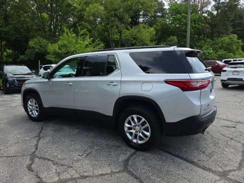 Used 2020 Chevrolet Traverse LT w/ LPO, Floor Liner Package AWD/4WD image 3