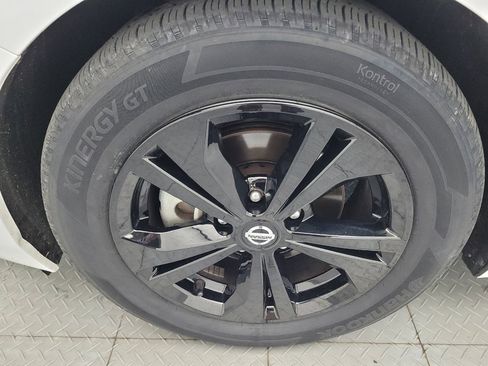 Used 2023 Nissan Sentra SV w/ All-Weather Package FWD image 31