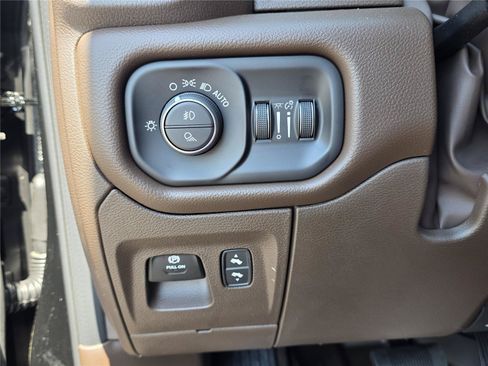 New 2026 RAM 1500 Laramie AWD/4WD image 22