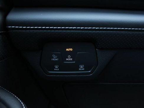 New 2026 Volkswagen Atlas Cross Sport SE AWD/4WD image 9