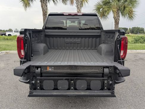 Used 2025 GMC Sierra 1500 Denali w/ Denali Reserve Package AWD/4WD image 15