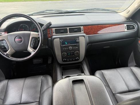 Used 2012 GMC Yukon SLT w/ SLT-2 Equipment Package AWD/4WD image 16