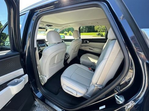 Used 2023 Kia Sorento SX Prestige w/ Panoramic Sunroof Package AWD/4WD image 19