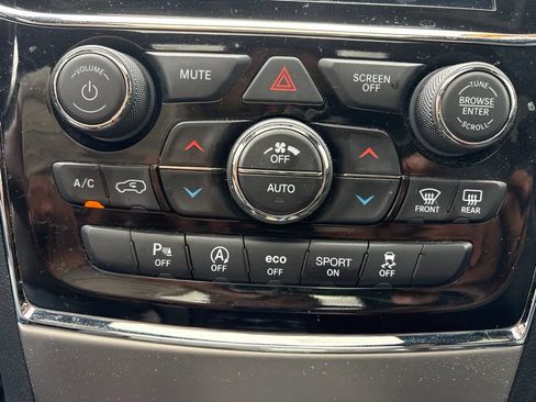 Used 2021 Jeep Grand Cherokee Limited w/ Sun & Sound Group AWD/4WD image 22
