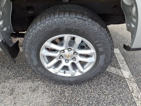 Used 2022 Chevrolet Silverado 1500 Custom w/ Safety Confidence Package image 6