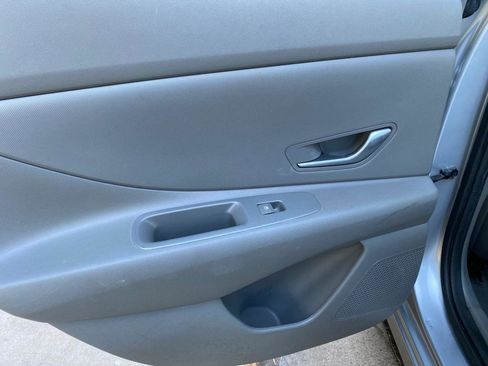 Used 2021 Hyundai Elantra SEL FWD image 33