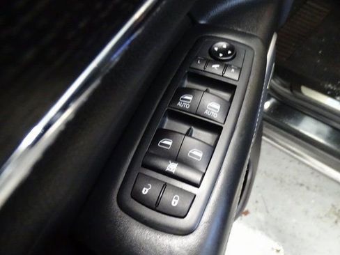 Used 2021 Jeep Grand Cherokee Summit image 10
