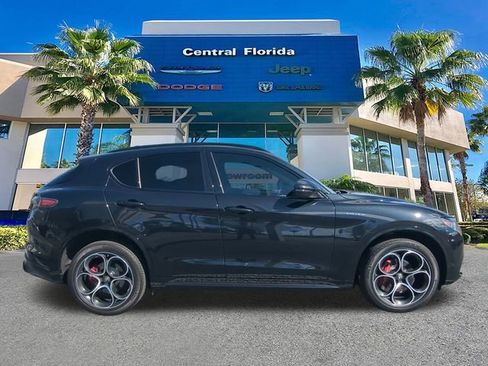Used 2024 Alfa Romeo Stelvio Veloce image 3