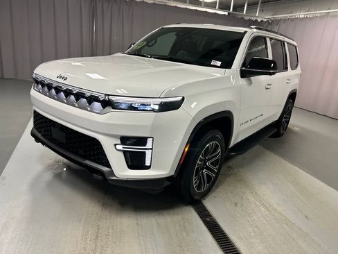 New 2026 Jeep Grand Wagoneer 4WD image 3