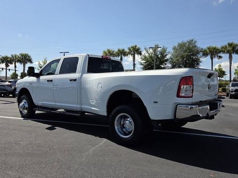 Used 2024 RAM 3500 Tradesman w/ Chrome Appearance Group AWD/4WD image 4