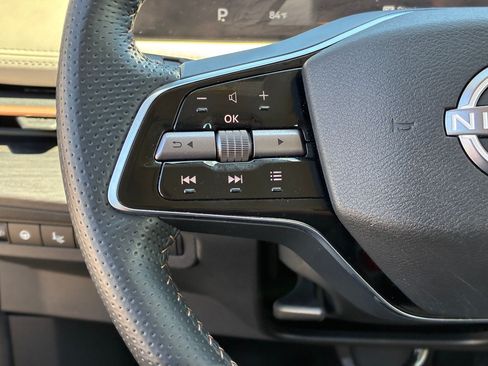 Used 2023 Nissan Ariya AWD image 19