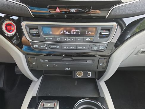 Used 2021 Honda Pilot Touring image 26