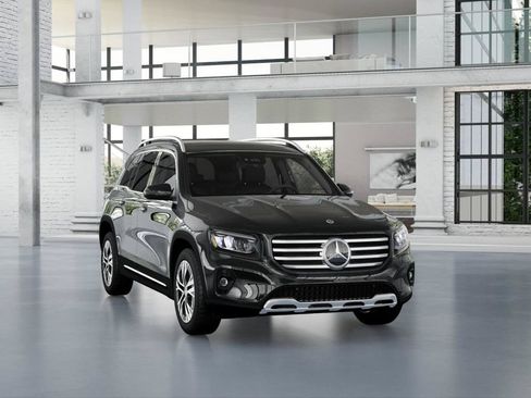 Used 2026 Mercedes-Benz GLB 250 4MATIC image 9