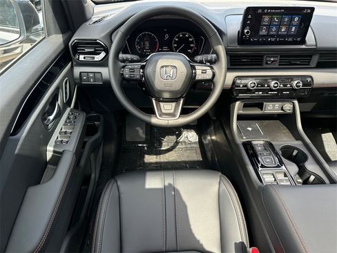 New 2025 Honda Pilot TrailSport image 24